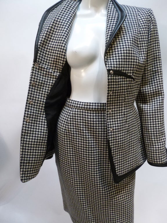 Sharp Thierry Mugler Wool Houndstooth Skirt Suit 1980s Vintage For Sale 3