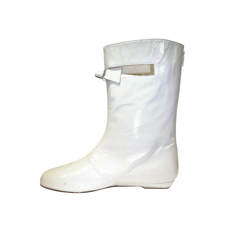 Unworn Courrèges White Patent Leather Boots In Original Box