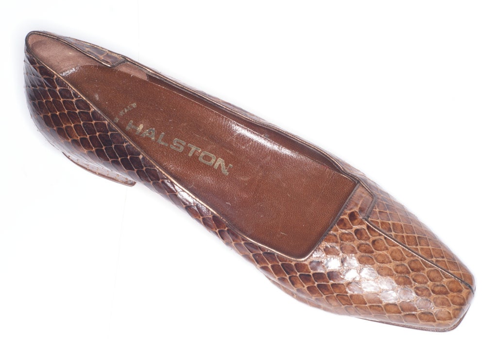 Halston shoes deals flats