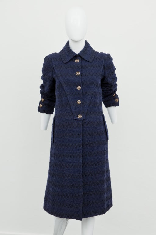 1960's Chanel 2 tones' Navy Blue Wool Boucle Coat French, 1960s