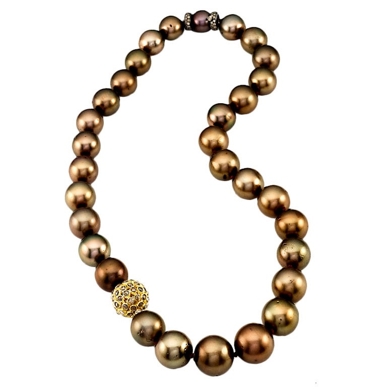 Chocolate brown pearl strand For Sale