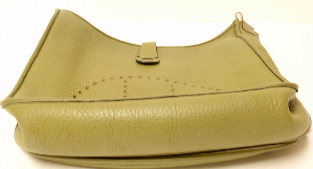 HERMES Evelyne II GM Clemence Vert Anis Leather Shoulder Bag 2