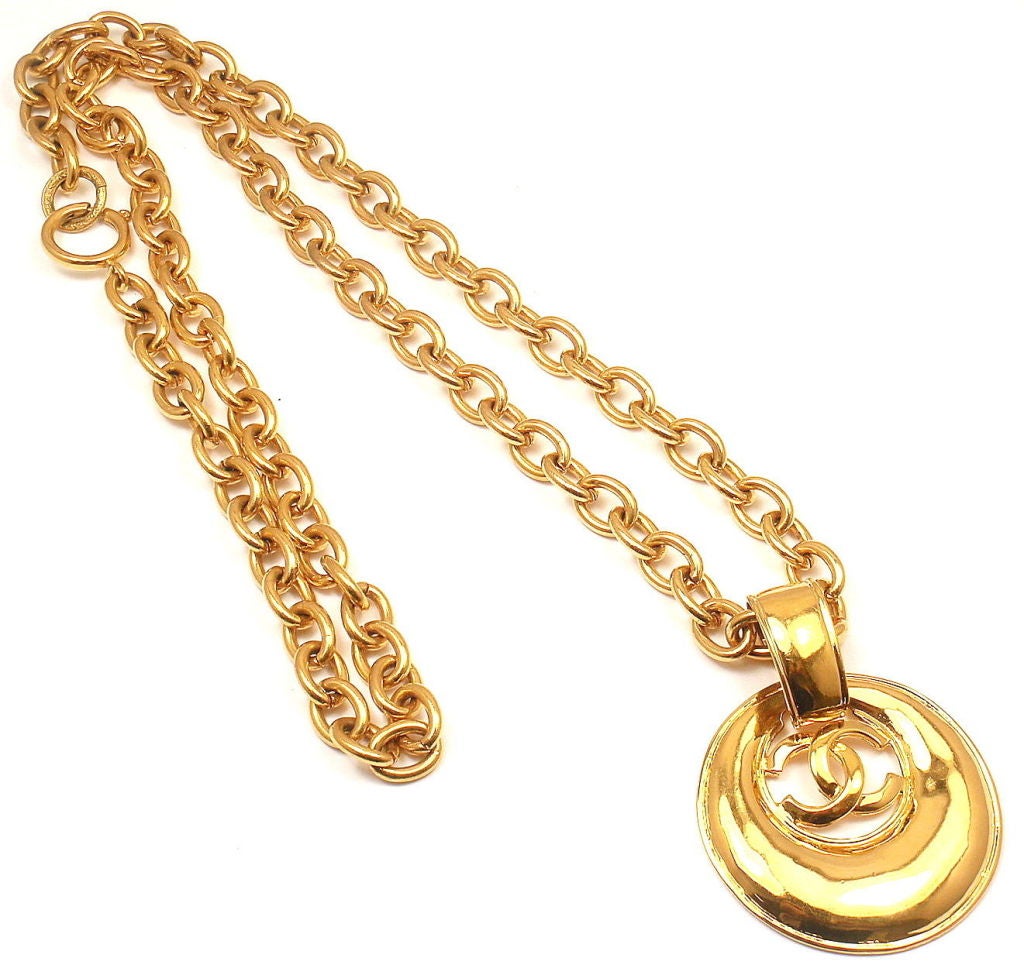 CHANEL Vintage French Couture Double CC Signature Necklace at 1stdibs