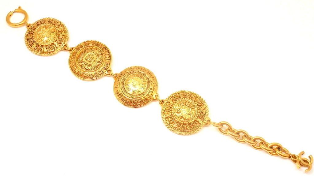 CHANEL Vintage French Rue Cambon Charm Link Bracelet In New Condition In Holland, PA