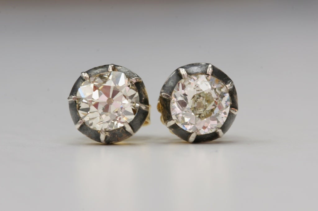5.00cttw LM/VS-SI Cushion cut diamonds set in a 14kt yellow gold and silver hand crafted 