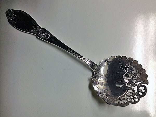 Rare Antique French Silver Strawberry set Claude Doutre Roussel In Good Condition In Toronto, ON