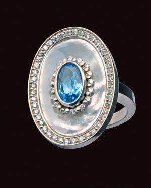 Mother-of-Pearl Topaz Diamond Ring In Excellent Condition In Toronto, ON