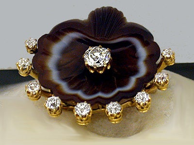 Victorian Antique Gold, Diamond and Agate Shell Brooch, England, circa 1875