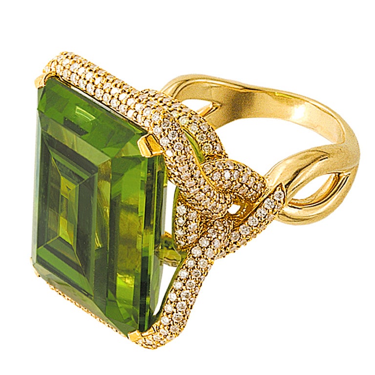 TAMIR Incredible 35.90ct Peridot and Diamond Ring.