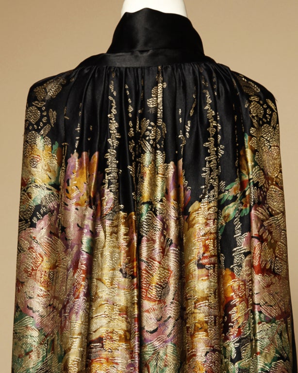 Pristine 1920's Metallic Silk Jacquard Opera Cape Coat 3