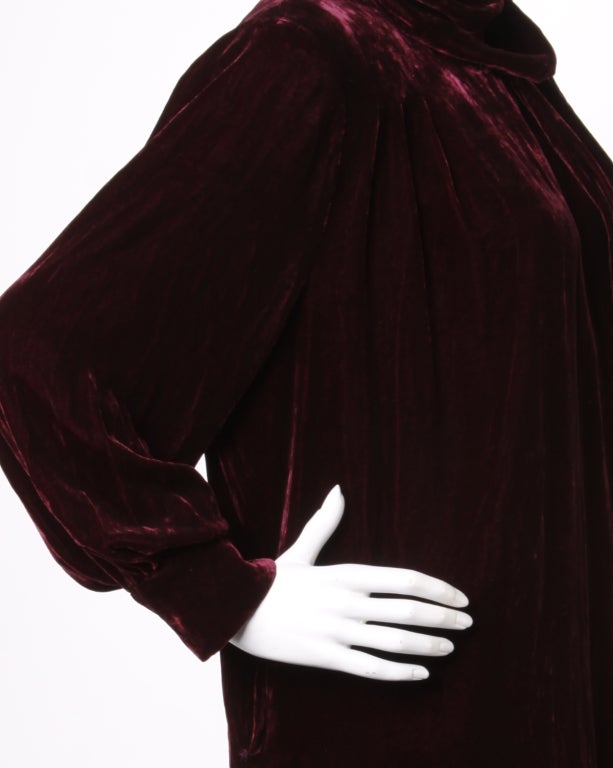 Vintage 1930s Burgundy Silk Velvet Opera Coat 4