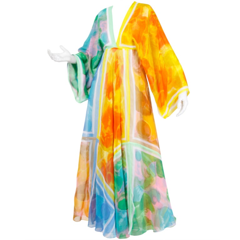 Vintage 1970
s La Vetta Full Sweep Chiffon Print Maxi Dress