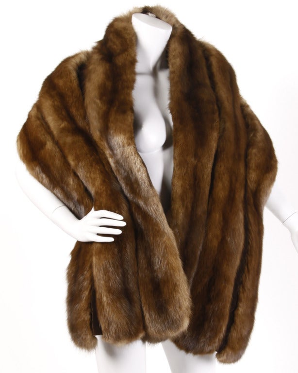Absolutely gorgeous! Soft plush sable fur wrap with long silky guard hairs. Luxurious 5