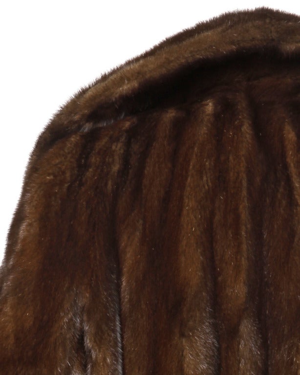 Women's Luxurious Mink Fur Coat with a Vintage Pop Up Collar in Dark Brown- 70s 1970s