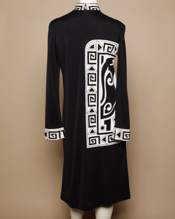 Collectible black and white abstract art print dress by Paganne for Gene Berk. Paganne signatures throughout. Unlined. Back zip and hook closure.

DETAILS:

Circa: 1970s
Label: Paganne
Marked Size: 8
Estimated Size: S
Color: Black /