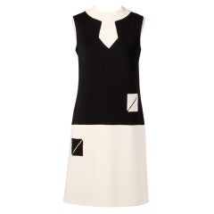 Nina Ricci 60s Vintage Black + White Wool / Silk Mod Shift Dress 2
