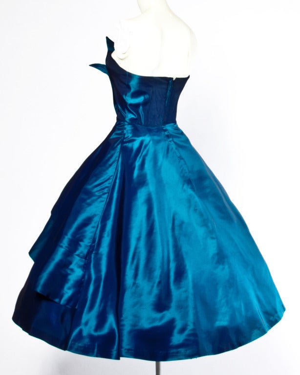 Women's 1950s Vintage Blue Taffeta Strapless Cocktail Dress