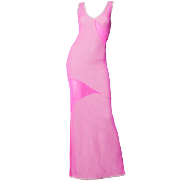 Maxi abito Herve Leger in maglia rosa e grigia con taglio a rete trasparente, anni '90