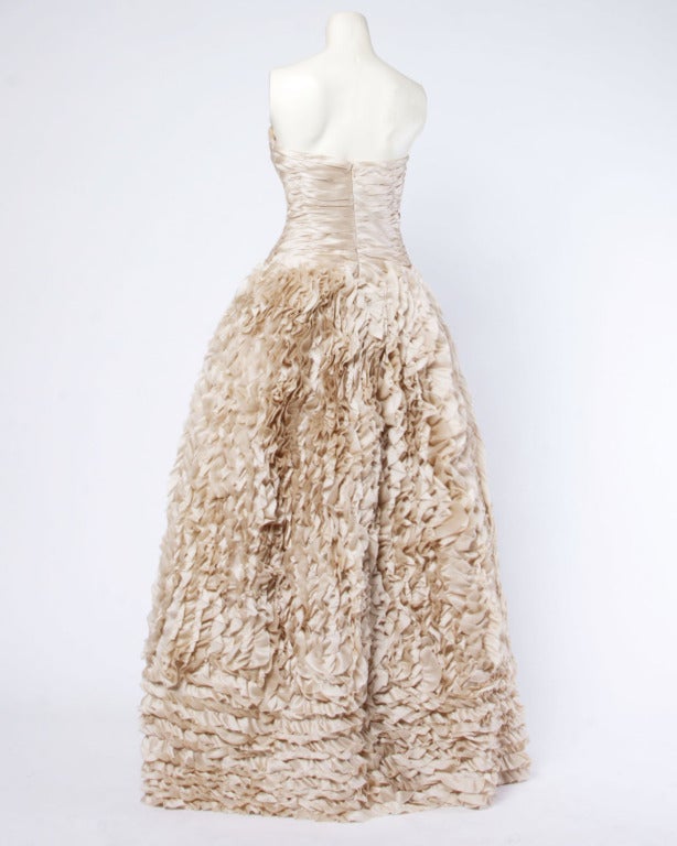 Vicky Tiel Strapless Champagne Ruched Silk Ball Gown/ Formal Dress In Excellent Condition In Sparks, NV