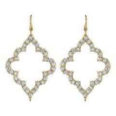 Elegant Scalloped Diamond Earrings