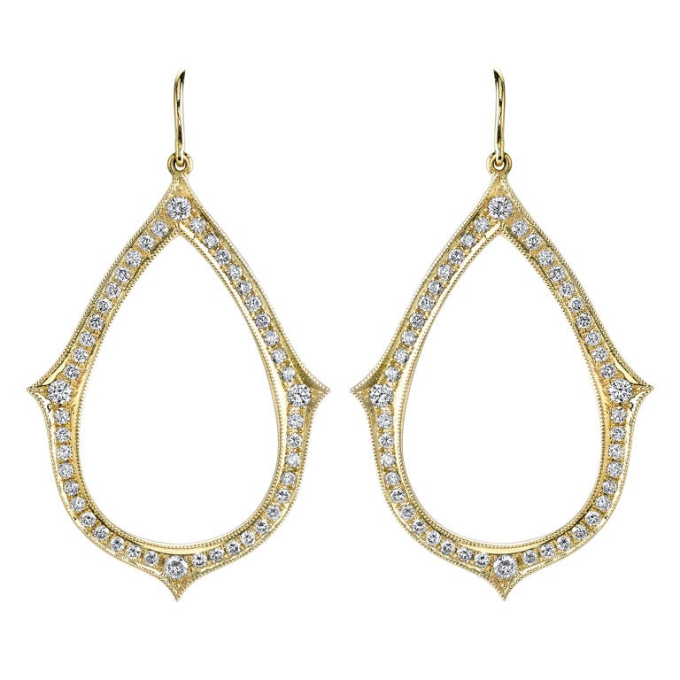 Beautiful Diamond Pear Shape Dangle Earrings For Sale at 1stDibs