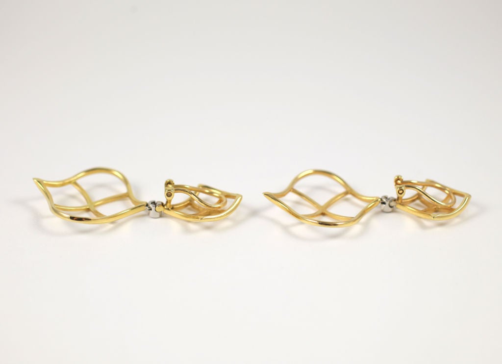Boucles d'oreilles en goutte tissées ouvertes avec diamants Neuf - En vente à New York, NY