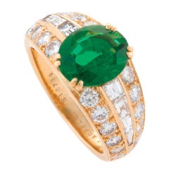 VAN CLEEF 
ARPELS Emerald and Diamond Ring