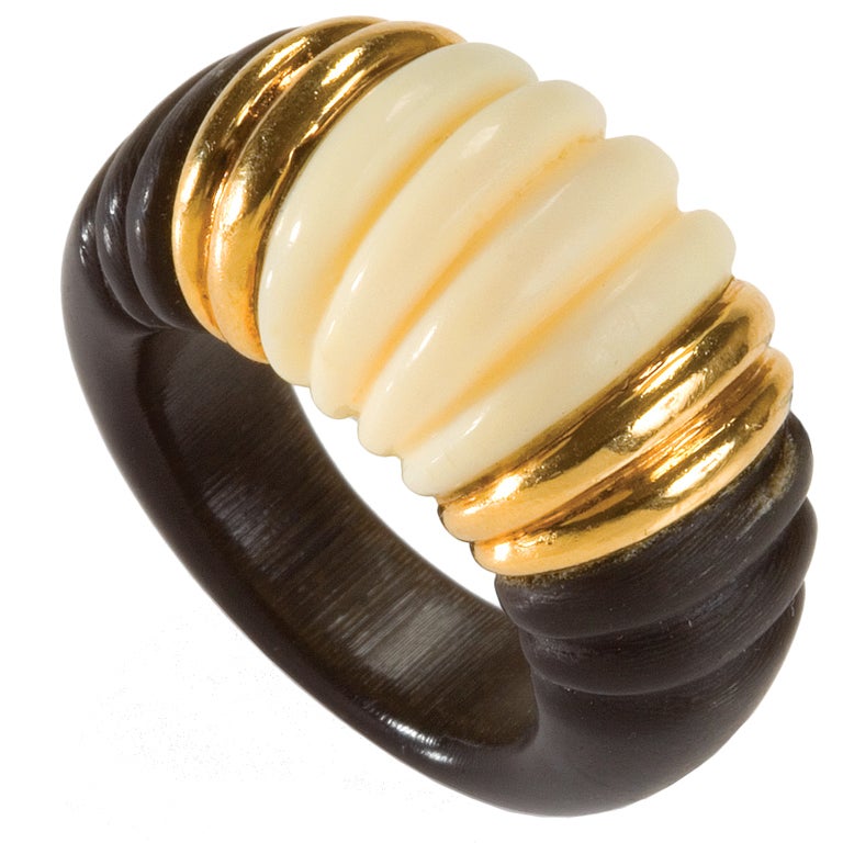 VAN CLEEF 
ARPELS Ebony Ring For Sale