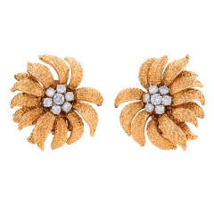 VAN CLEEF & ARPELS Diamond Gold Earclips