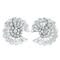 VAN CLEEF & ARPELS Diamond Earclips