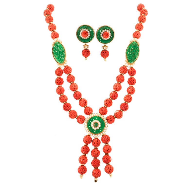 VAN CLEEF & ARPELS Magnificent Coral Jade Necklace and Earrings For Sale