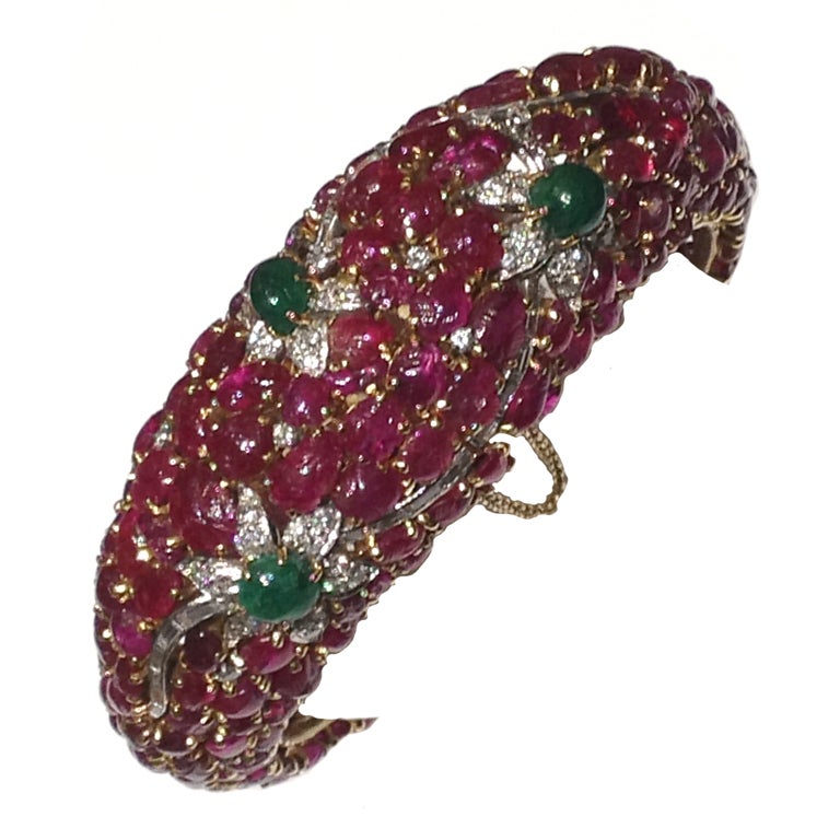 French 1940's Tutti Frutti Carved Ruby Emerald Diamond Bangle For Sale