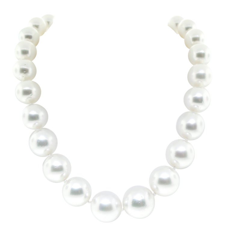 Tahitian South Sea Pearl Necklace For Sale
