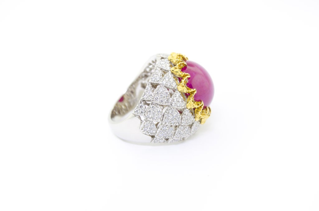 Women's Magnificent Burmese Ruby & Diamond Ring For Sale
