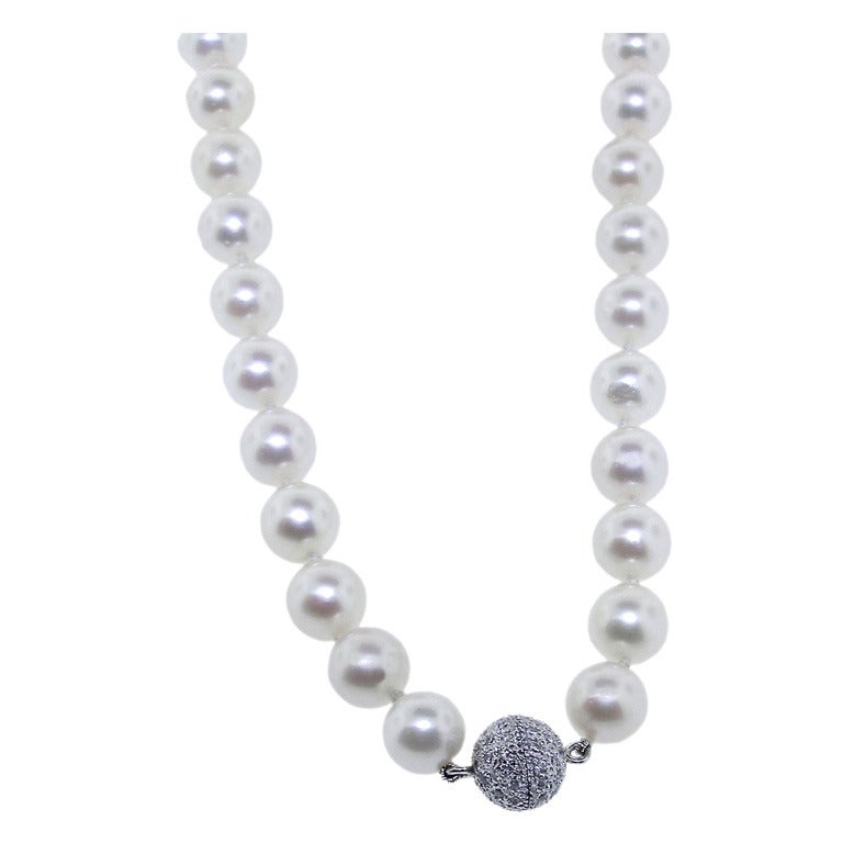 Japanese Cultured Pearl Necklace For Sale