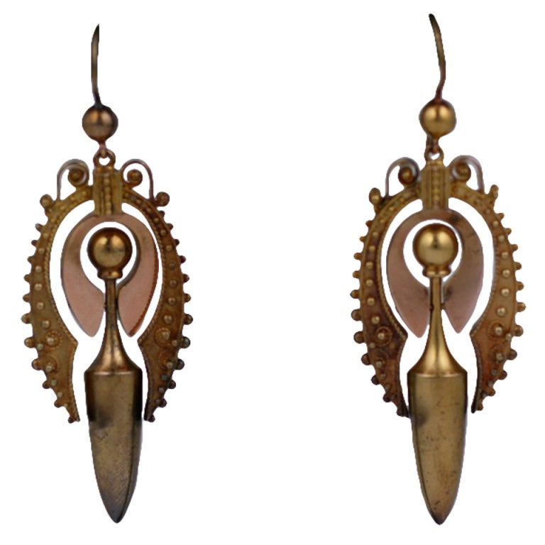 Jolies boucles d'oreilles urne victoriennes en or