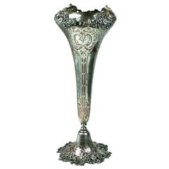 Tiffany & Co. Vase inhabituel en sterling et cuivre