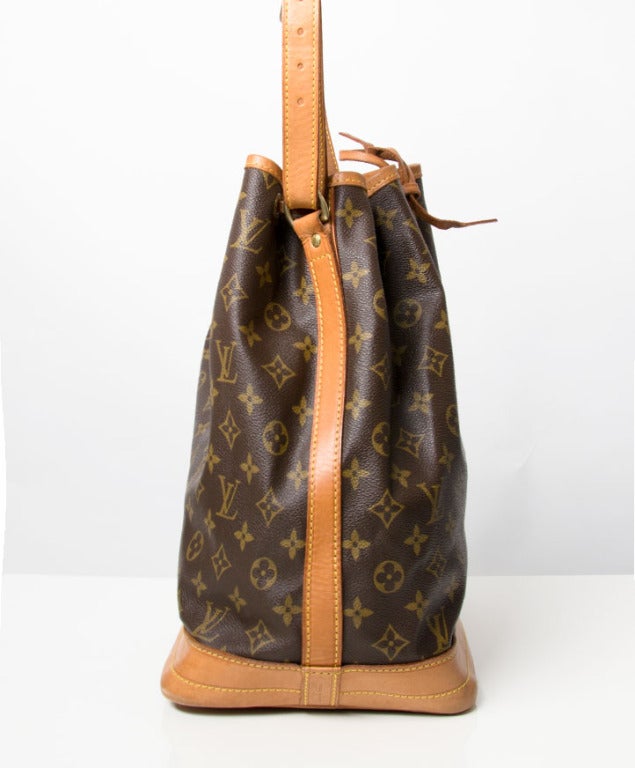 Louis Vuitton Large Monogram Noe Shoulder Bag In Good Condition In Antwerp, BE
