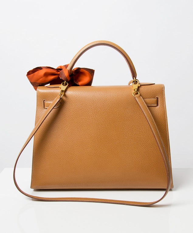 Hermes Gold Kelly 32 cm Sellier In Excellent Condition In Antwerp, BE