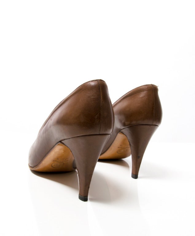 Chanel Brown Leather Pumps In Excellent Condition In Antwerp, BE