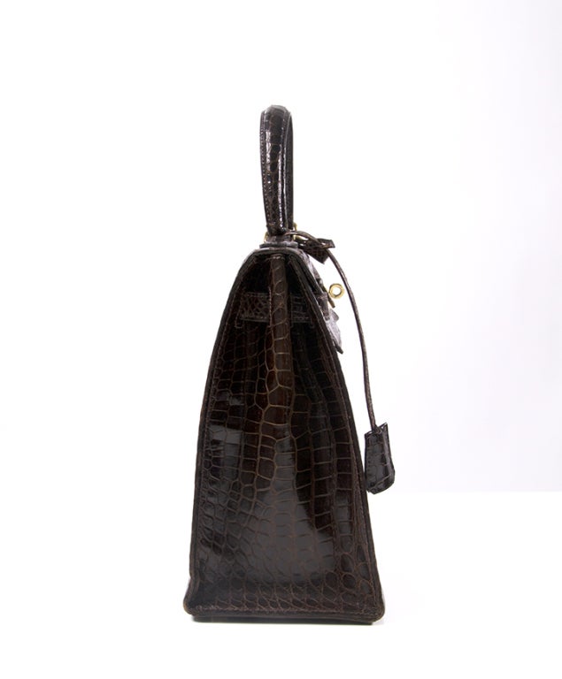 Hermes Brown Kelly 32 cm Crocodile Prosorus bag In Excellent Condition For Sale In Antwerp, BE
