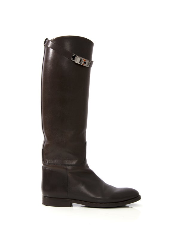 Hermes Riding Boots Mocca 36,5 size in equestrian style with ornamental signature Hermes locks on the straps.