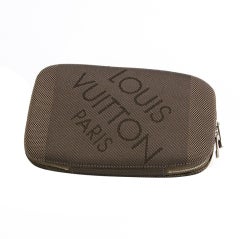 Louis Vuitton Moka Taiga Travel Wallet and Louis Vuitton Pen at 1stDibs