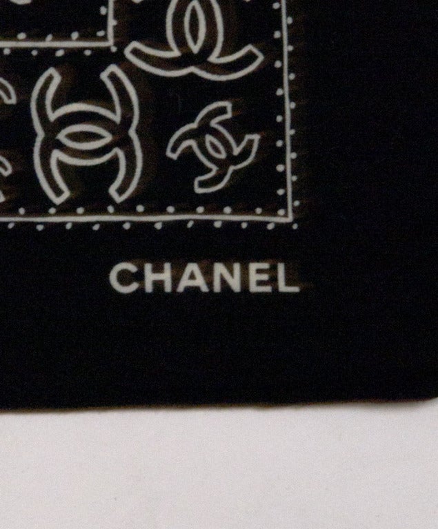 Chanel Bandana Dunkelmarine / Weißes Logo für Damen oder Herren
