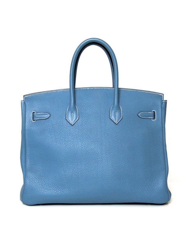 Great authentic Hermes 35 cm BLUE JEAN Birkin Bag with white stitching.
bag comes with clochette, keys, lock and sleeper.
togo leather + paladium 
Blindstamp B in a square

Please note that we put a lot of effort in our descriptions and