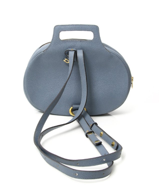 Cute Delvaux backpack in grey-blue hue. With adjustable shoulder straps. 

29cm x 19cm x 6cm
W 11