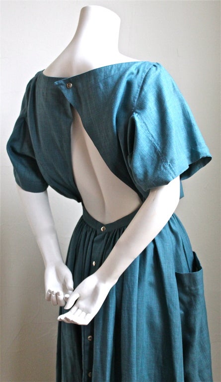 Women's 1980's AZZEDINE ALAIA turquoise linen dress with cut out back For Sale