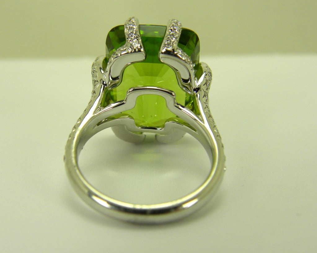 Peridot and Diamond Ring For Sale 1