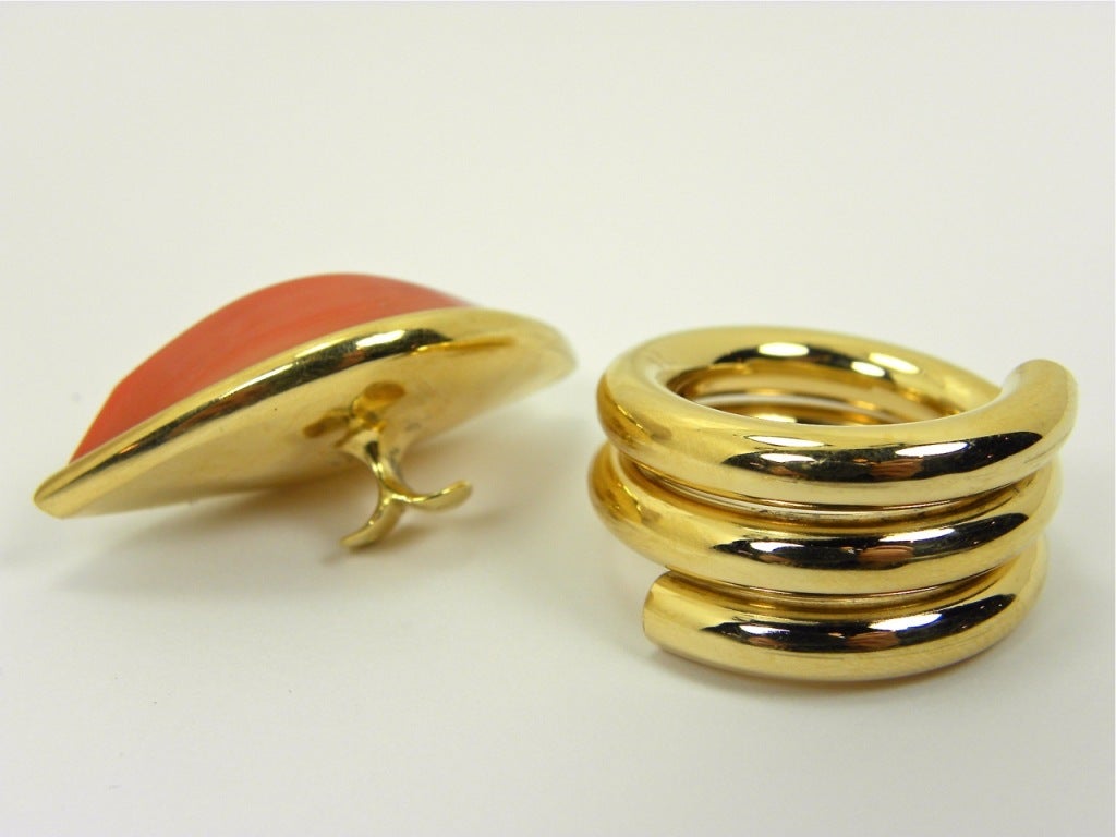 Women's Coral Ring 18kt gold For Sale