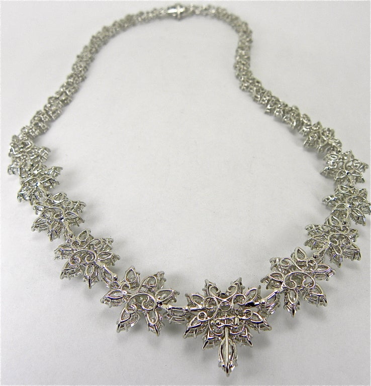 Women's Elegant diamond necklace For Sale